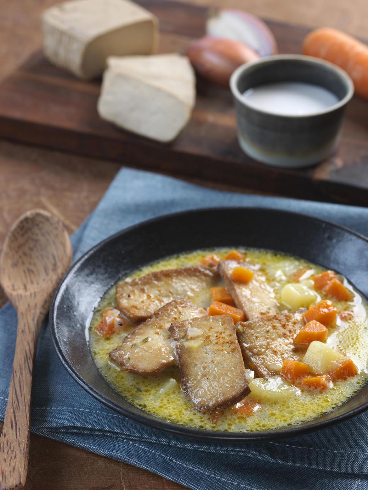 Prix engagé : Soupe de légumes au tofu fumé Prix engagé : Soupe de légumes au tofu fumé